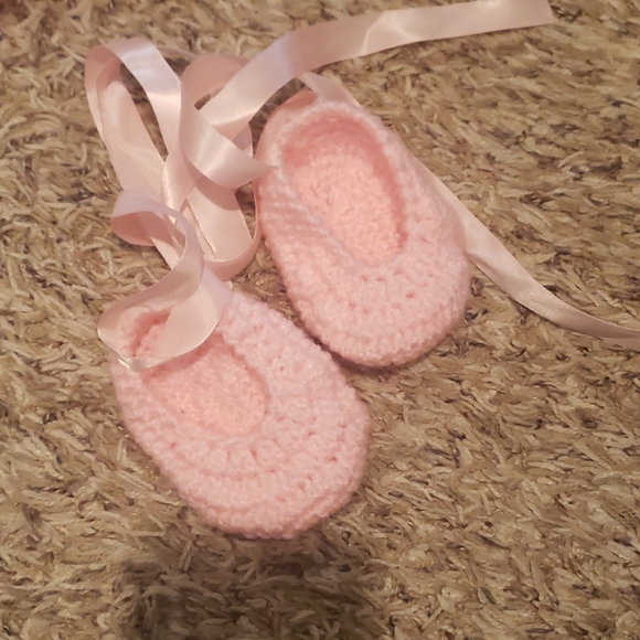 Crotchet pink ballet slippers - Picture 2 of 2